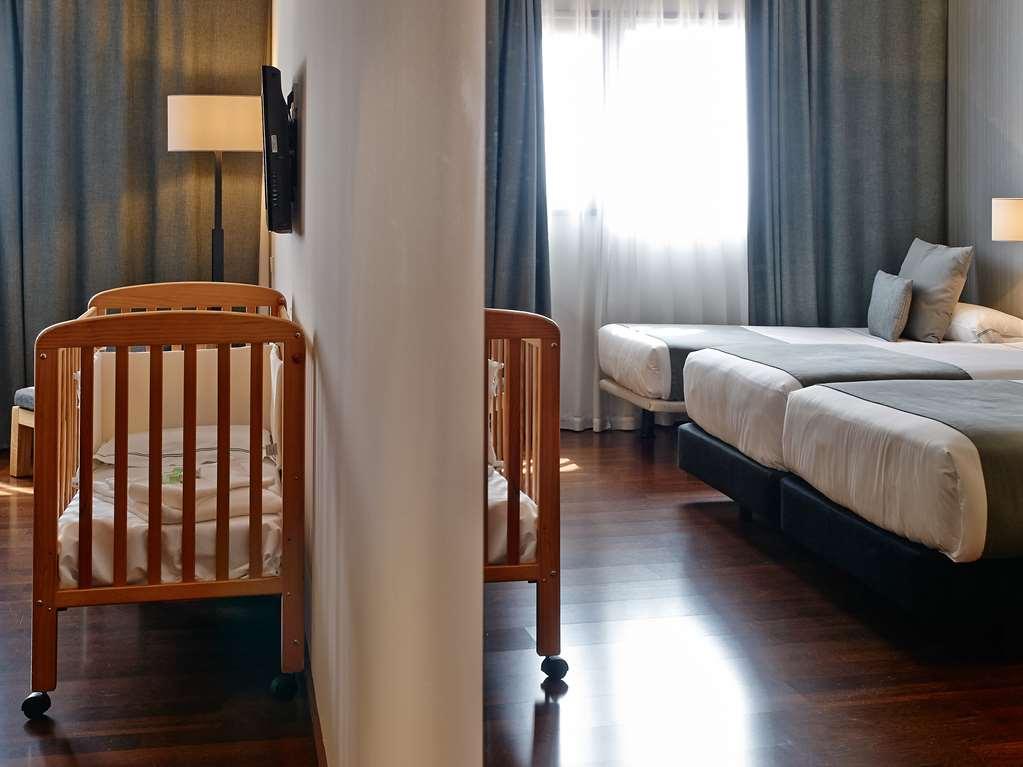 Hotel Carris Marineda A Coruna Bilik gambar