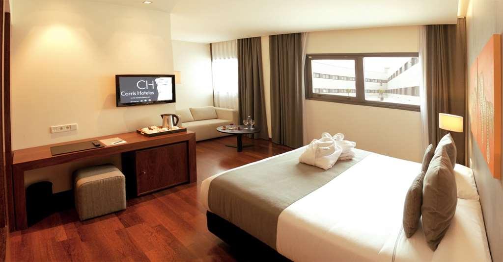 Hotel Carris Marineda A Coruna Bilik gambar
