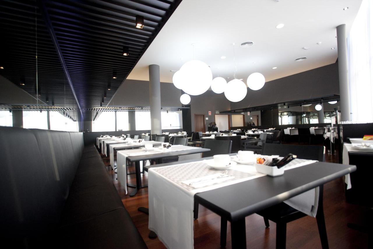 Hotel Carris Marineda A Coruna Restoran gambar