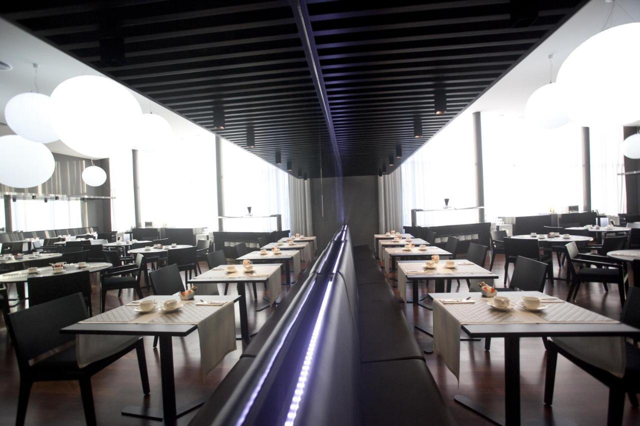 Hotel Carris Marineda A Coruna Restoran gambar